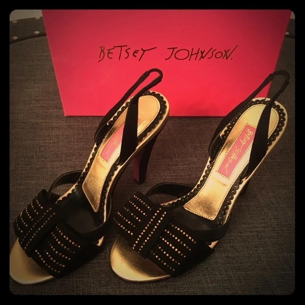 Betsy Johnson Black & Gold Bow Slingback Heels NWT - Picture 1 of 5